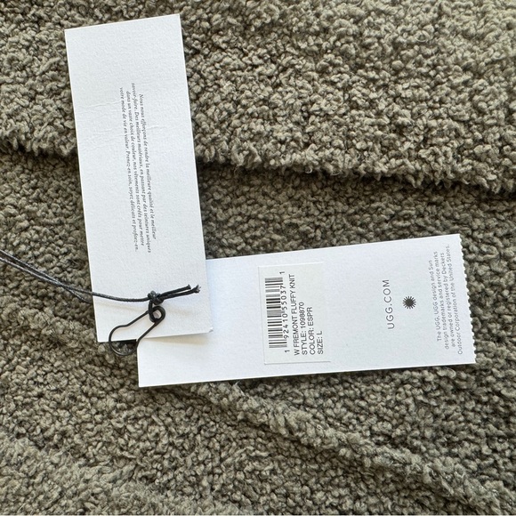 Ugg Fremont Fluffy Knit Sweater Cardigan. Women’s size large. Dark green color. - Picture 5 of 9